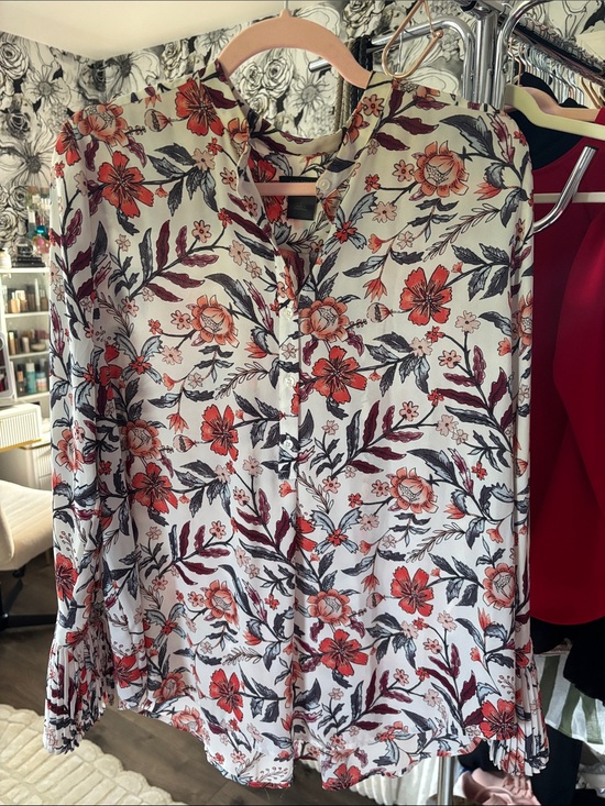 Ann Taylor Tops - Ann Taylor Floral Button-Front Blouse in White and Coral